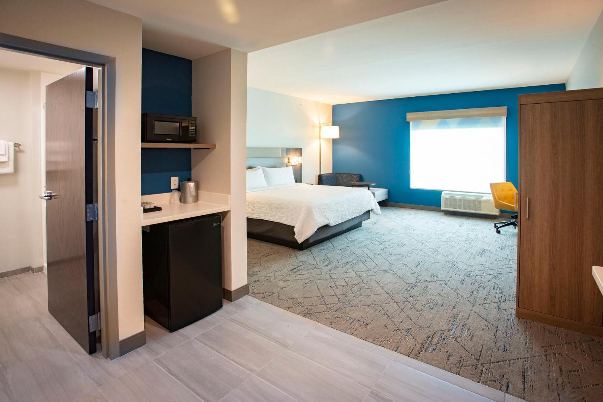 Holiday Inn Express & Suites Pensacola Airport North - I-10 By Ihg Ferry Pass 外观 照片