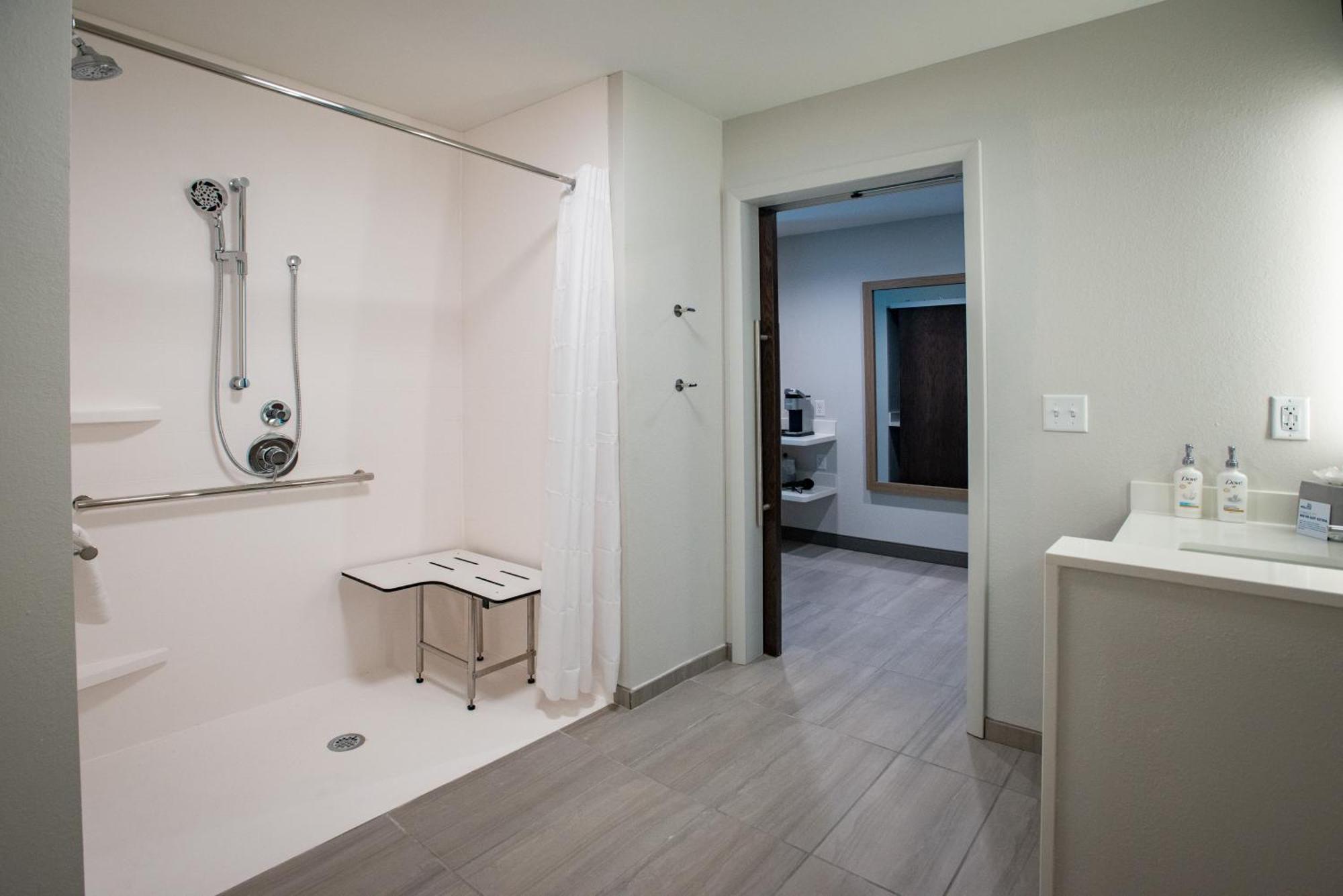 Holiday Inn Express & Suites Pensacola Airport North - I-10 By Ihg Ferry Pass 外观 照片