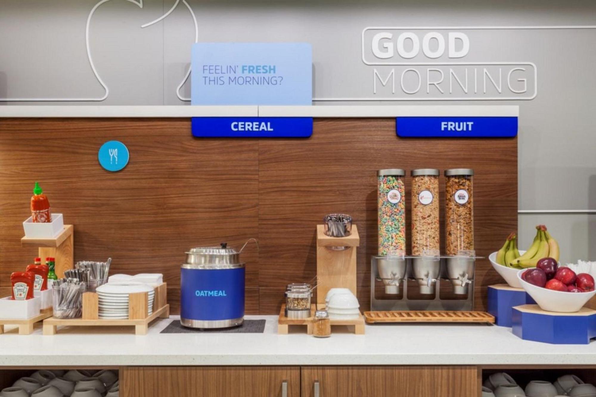 Holiday Inn Express & Suites Pensacola Airport North - I-10 By Ihg Ferry Pass 外观 照片