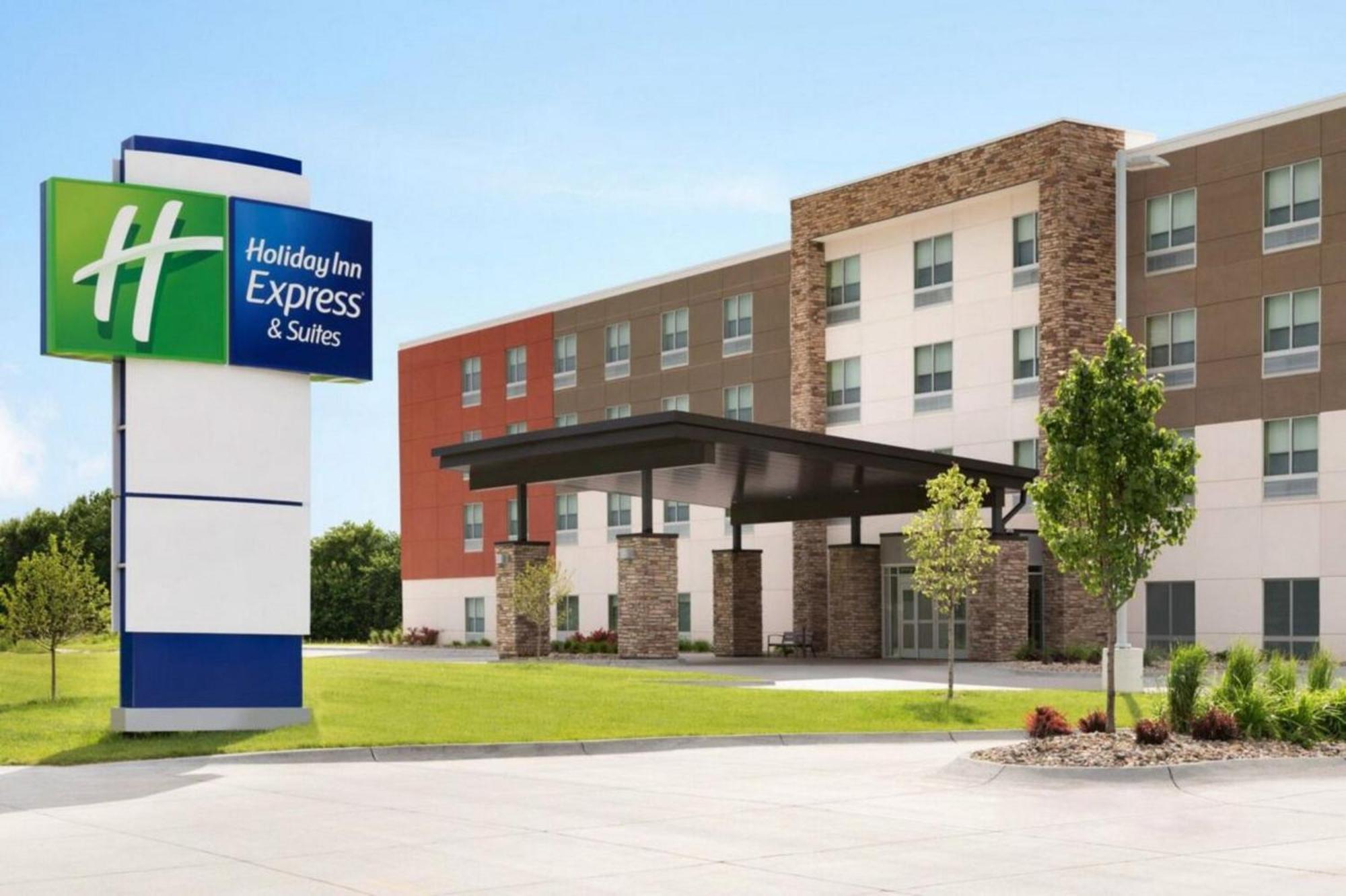Holiday Inn Express & Suites Pensacola Airport North - I-10 By Ihg Ferry Pass 外观 照片